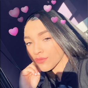 Meet your Posher, Mikaea